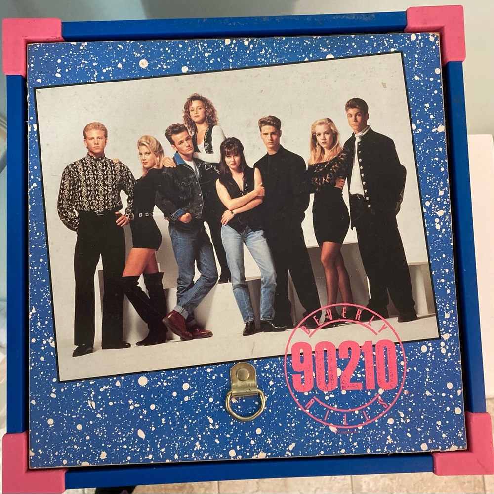 90210 Toy Box